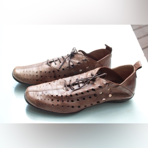 J. Renee leather sneakers - Picture 2 of 12